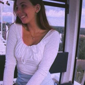 Meet your Posher, Amelia